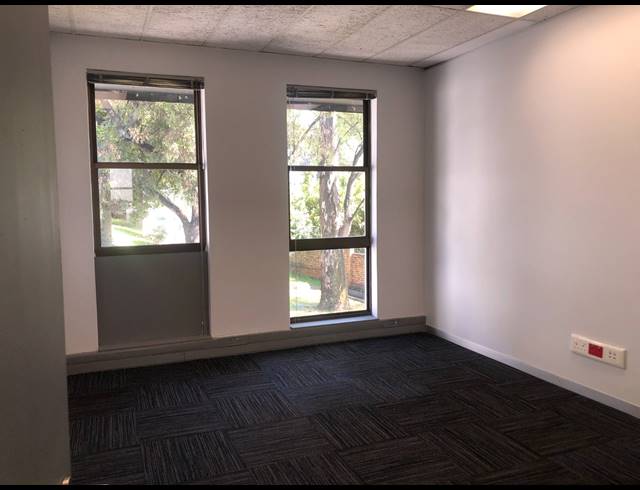 241M² OFFICE TO LET IN DUNKELD WEST